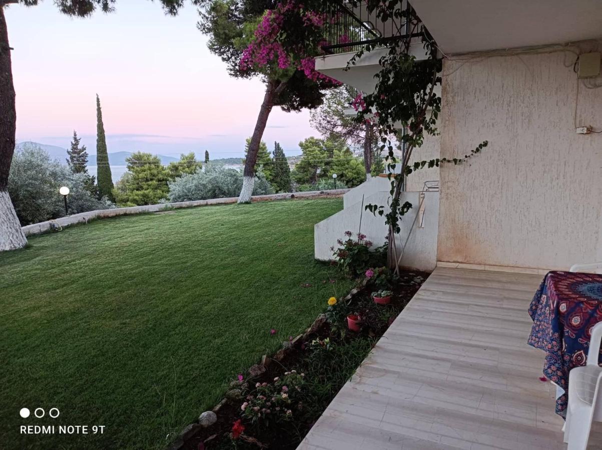 Villa Galaxidi ภายนอก รูปภาพ